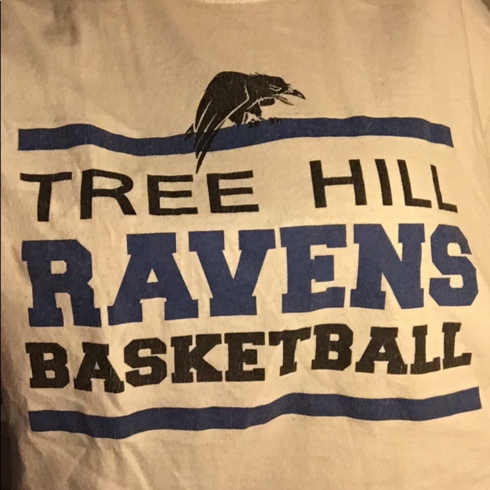 One tree hill ravens basketball graphic tee